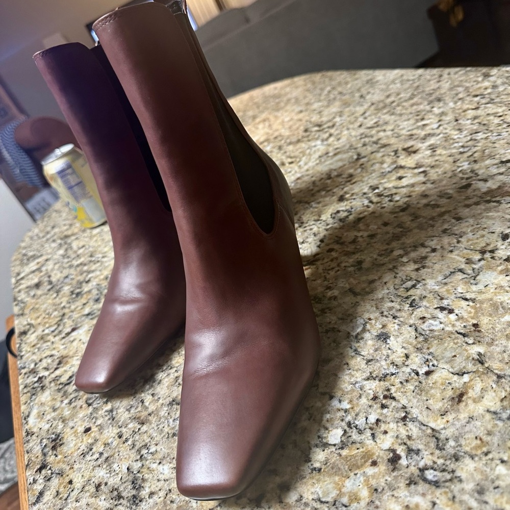 Sam Edlelman | Lani Square Toe Leather Chelsea Boot in Brown, size 9.5